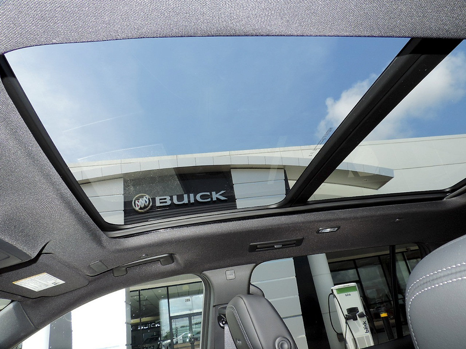 New 2026 Buick Enclave Avenir w/ Super Cruise Package FWD image 9