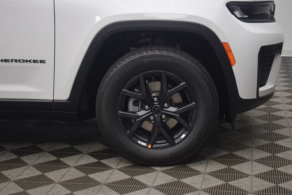 New 2027 Jeep Grand Cherokee Altitude AWD/4WD image 7