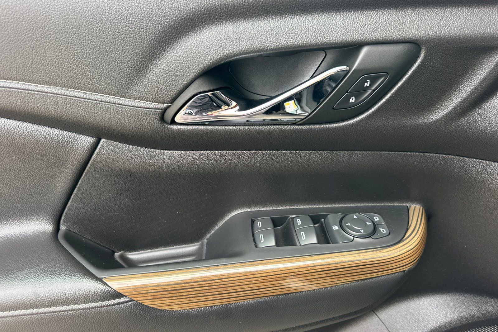 Certified 2022 GMC Acadia SLE image 11