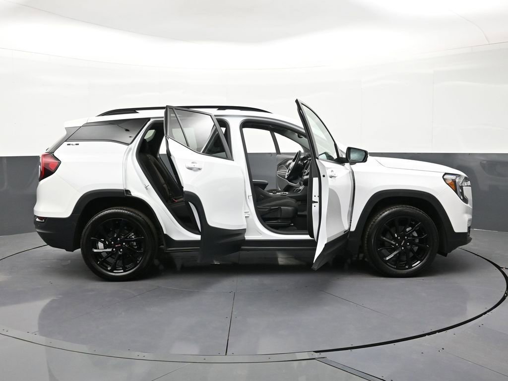 Used 2023 GMC Terrain SLE w/ Driver Convenience Package AWD/4WD image 33