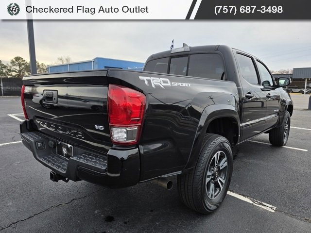 Used 2016 Toyota Tacoma TRD Sport image 7