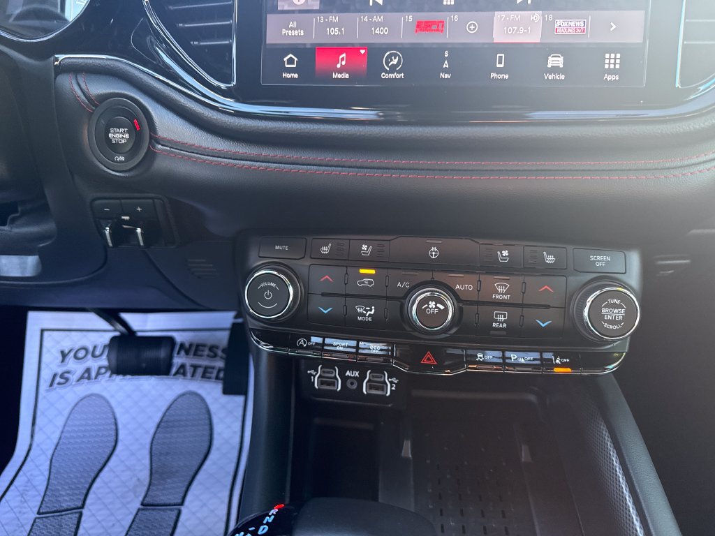 Used 2025 Dodge Durango GT AWD/4WD image 23