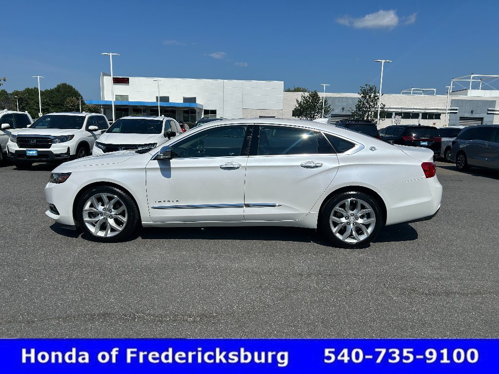 Used 2018 Chevrolet Impala Premier w/ Premier Convenience Package FWD image 3