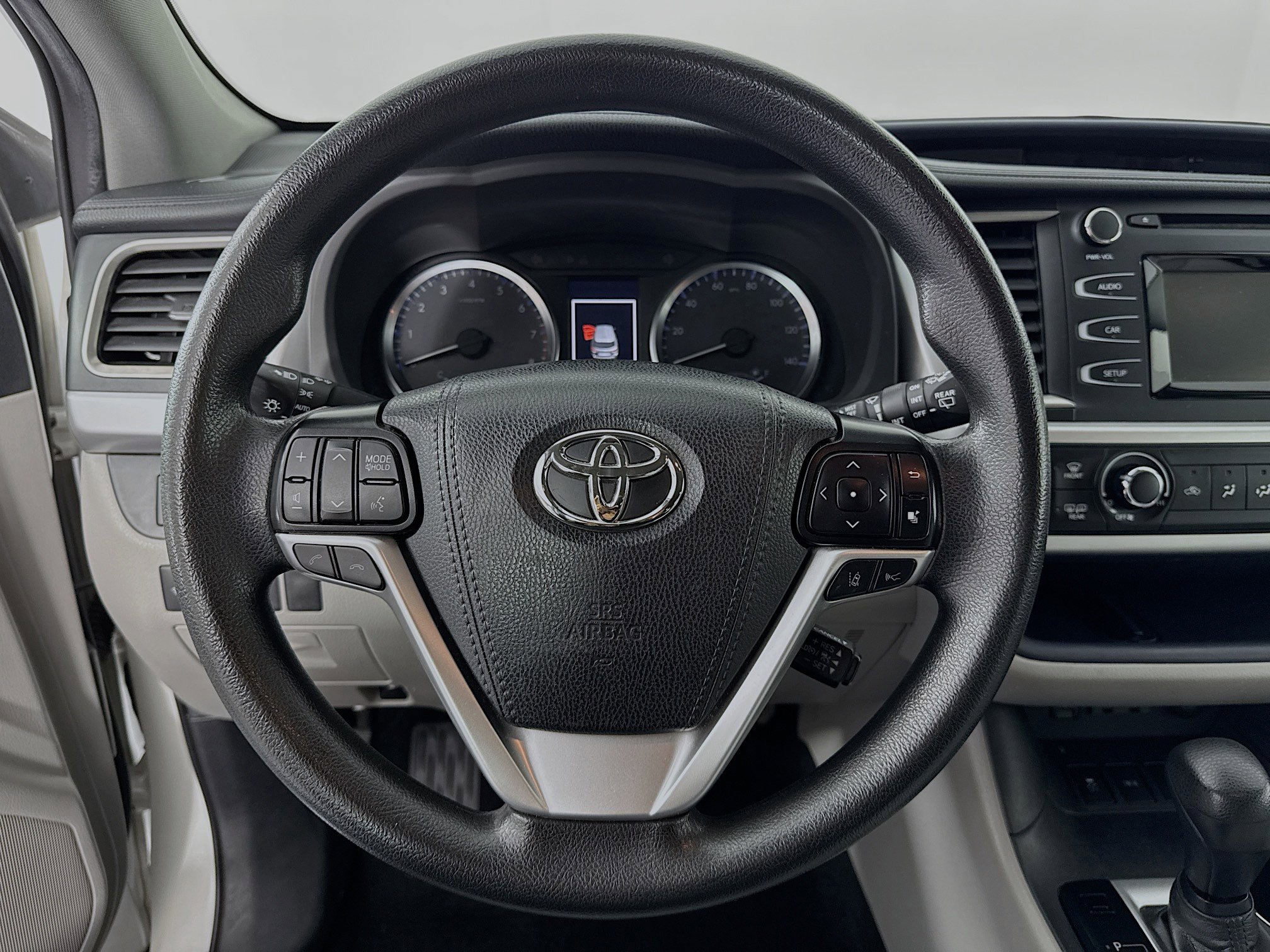Used 2019 Toyota Highlander LE FWD image 11