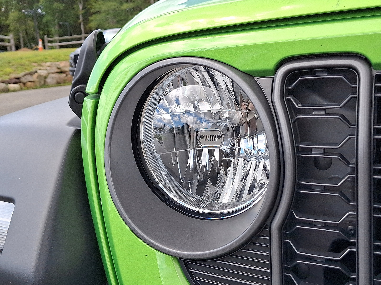 Used 2025 Jeep Wrangler Sport image 9