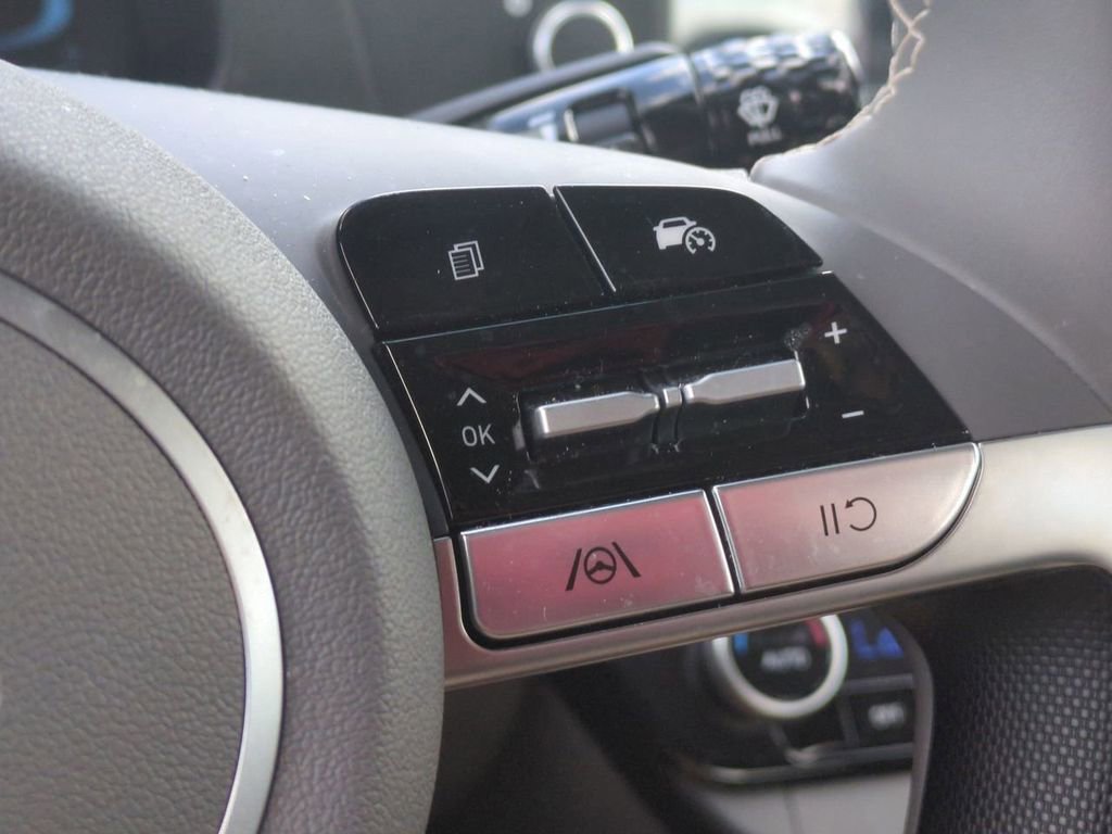Certified 2025 Hyundai Elantra Sport FWD image 15