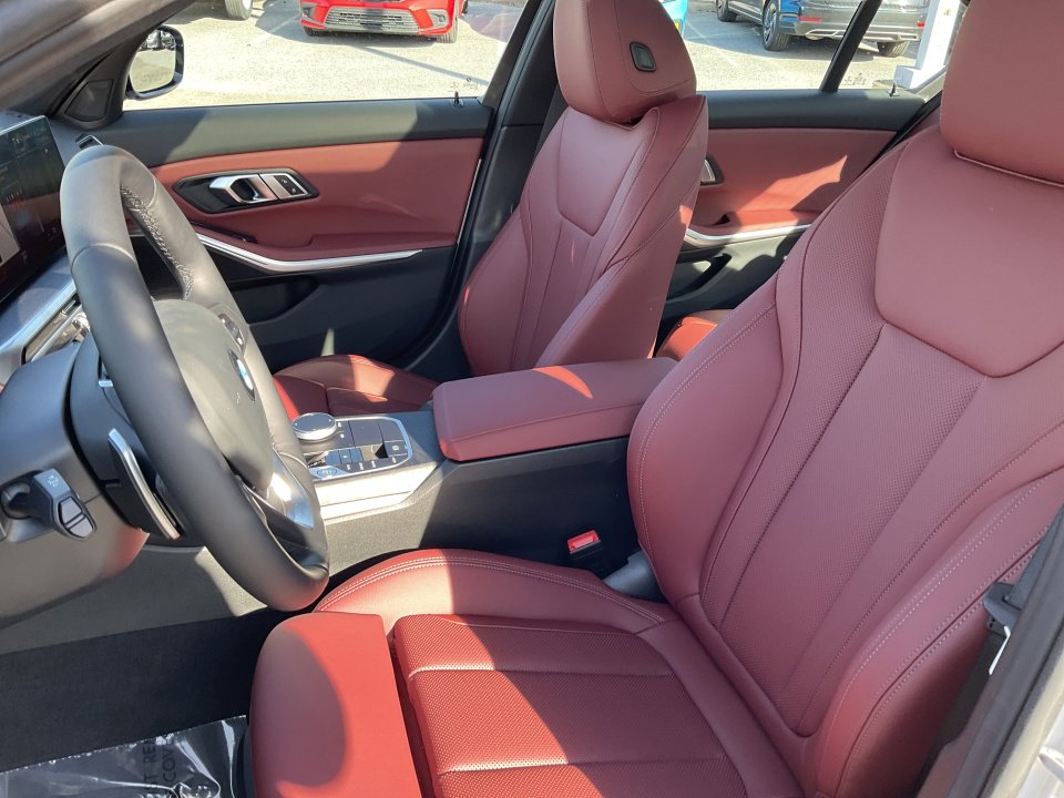 Used 2023 BMW 330i xDrive Sedan w/ Premium Package image 30