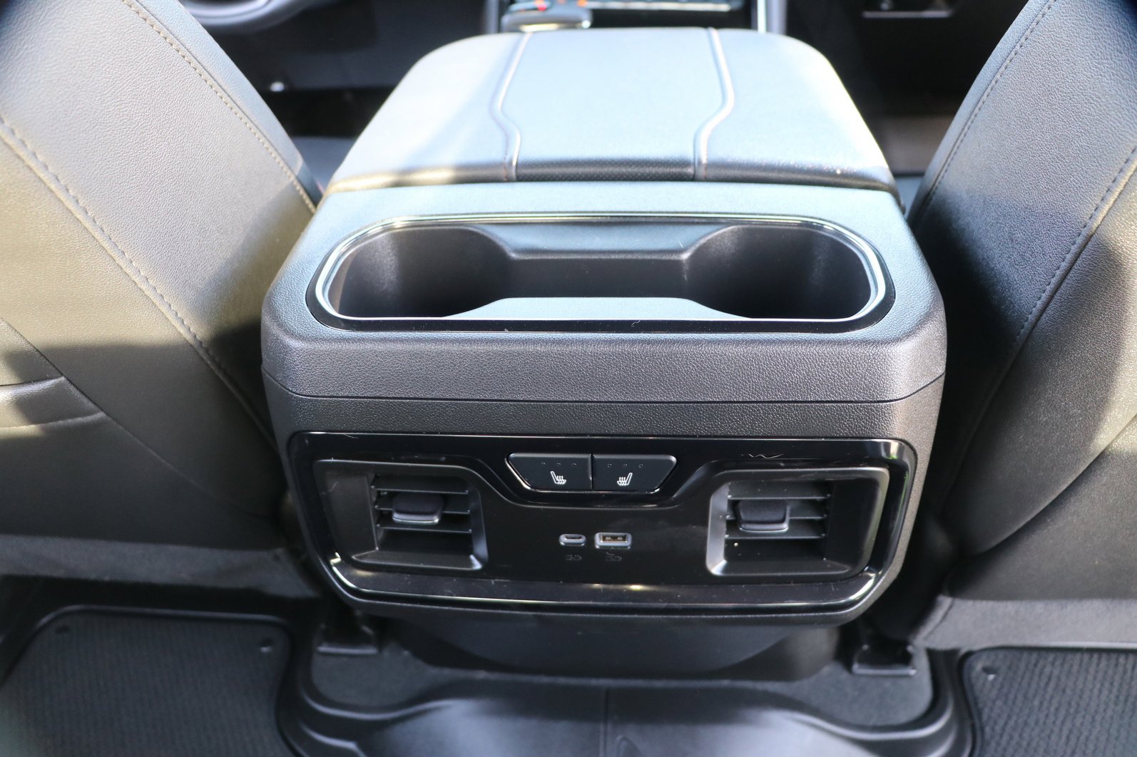 Used 2025 GMC Sierra 1500 AT4 image 32