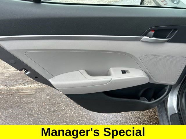 Used 2019 Hyundai Elantra SE image 30
