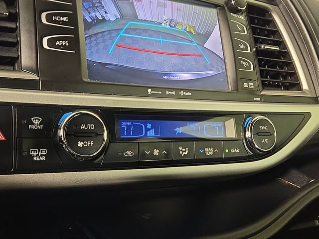 Used 2019 Toyota Highlander SE image 20