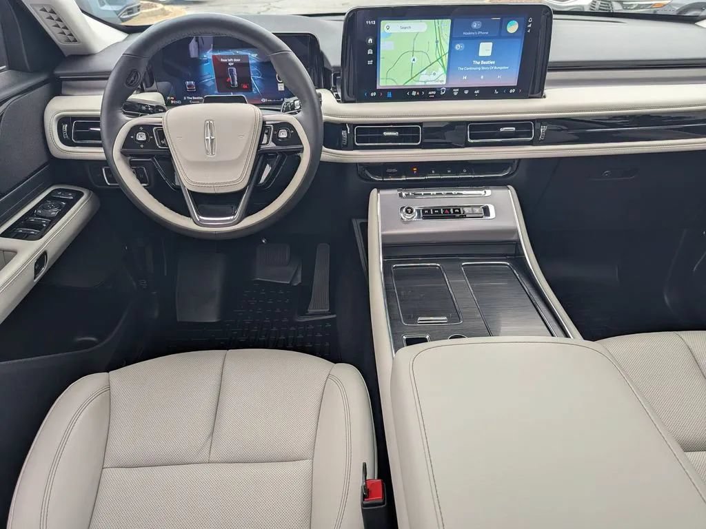 Used 2025 Lincoln Aviator 2WD image 20