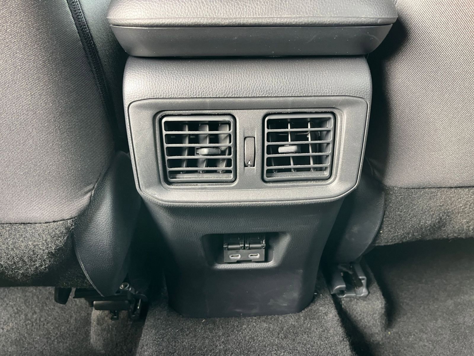 Used 2025 Toyota RAV4 XLE image 25