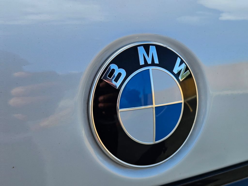 Used 2019 BMW 750i xDrive w/ M Sport Package AWD/4WD image 10