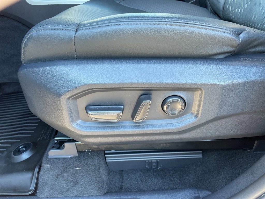 Used 2025 Toyota Tundra Limited image 23