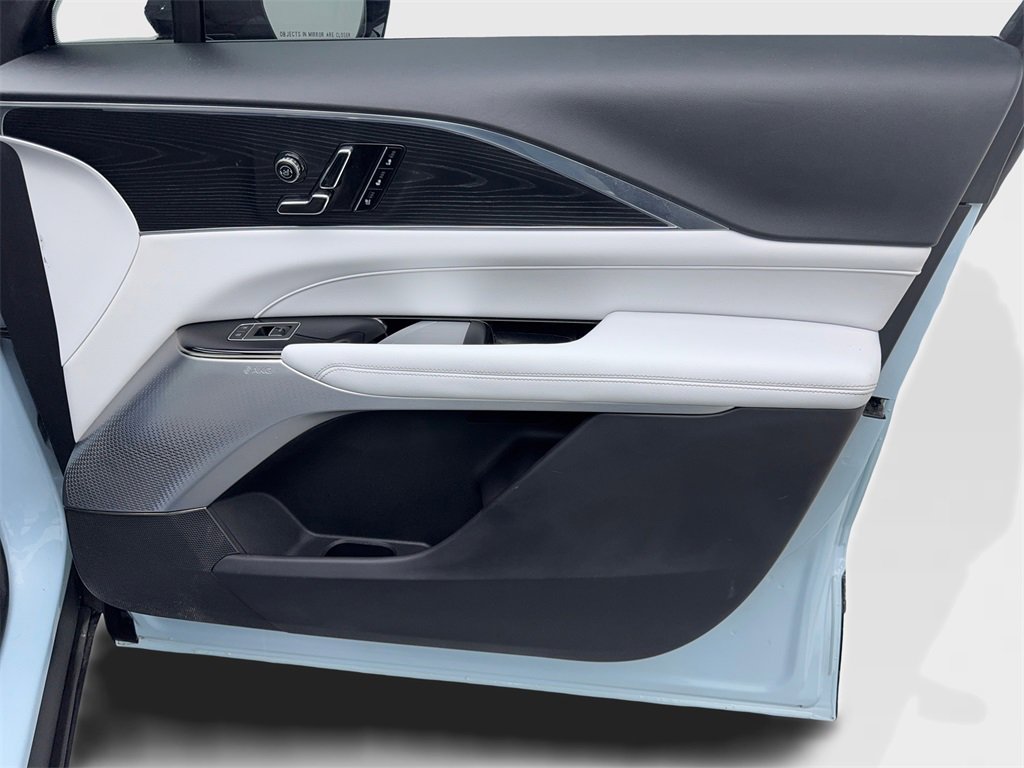 Used 2024 Cadillac Lyriq Luxury image 47