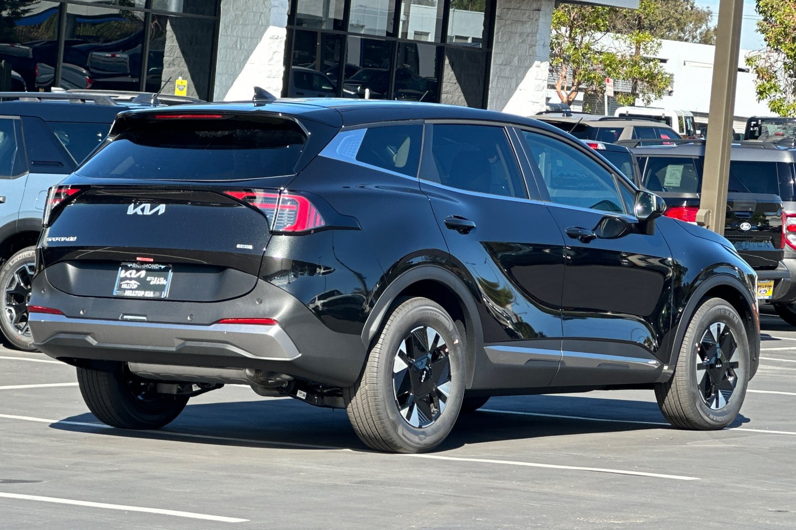 New 2027 Kia Sportage LX FWD image 4