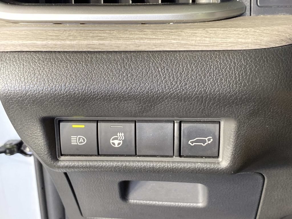 Used 2025 Toyota Grand Highlander AWD image 15