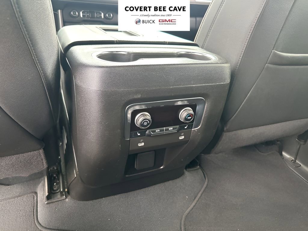 Used 2023 Chevrolet Suburban Premier image 22