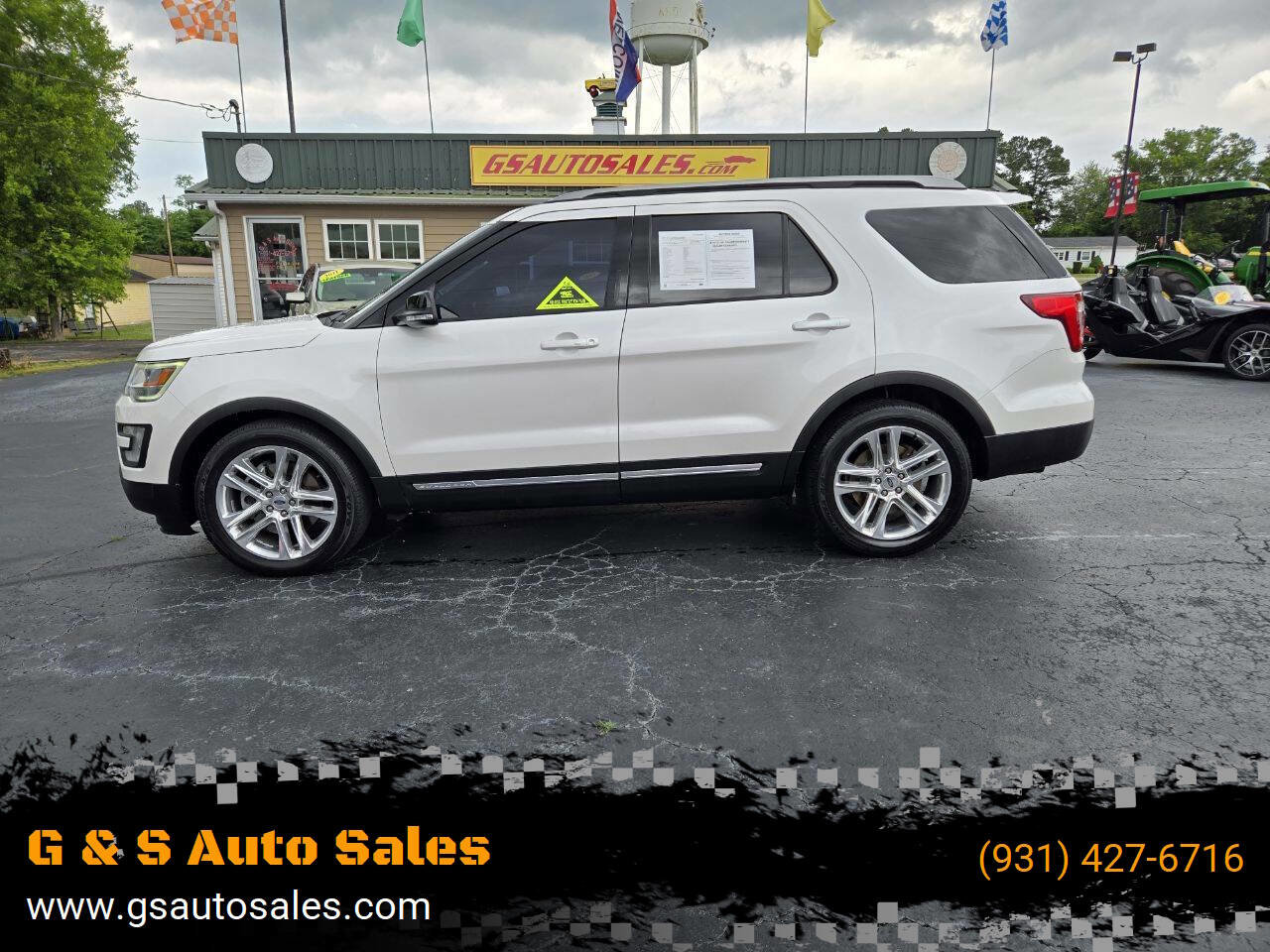 Used 2017 Ford Explorer XLT w/ Equipment Group 202A FWD image 1