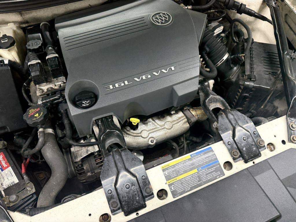 Used 2005 Buick LaCrosse CXS w/ Gold Convenience Package FWD image 31