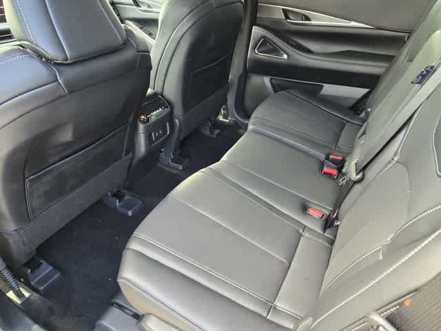 Certified 2026 INFINITI QX60 Luxe w/ Cargo Package FWD image 12