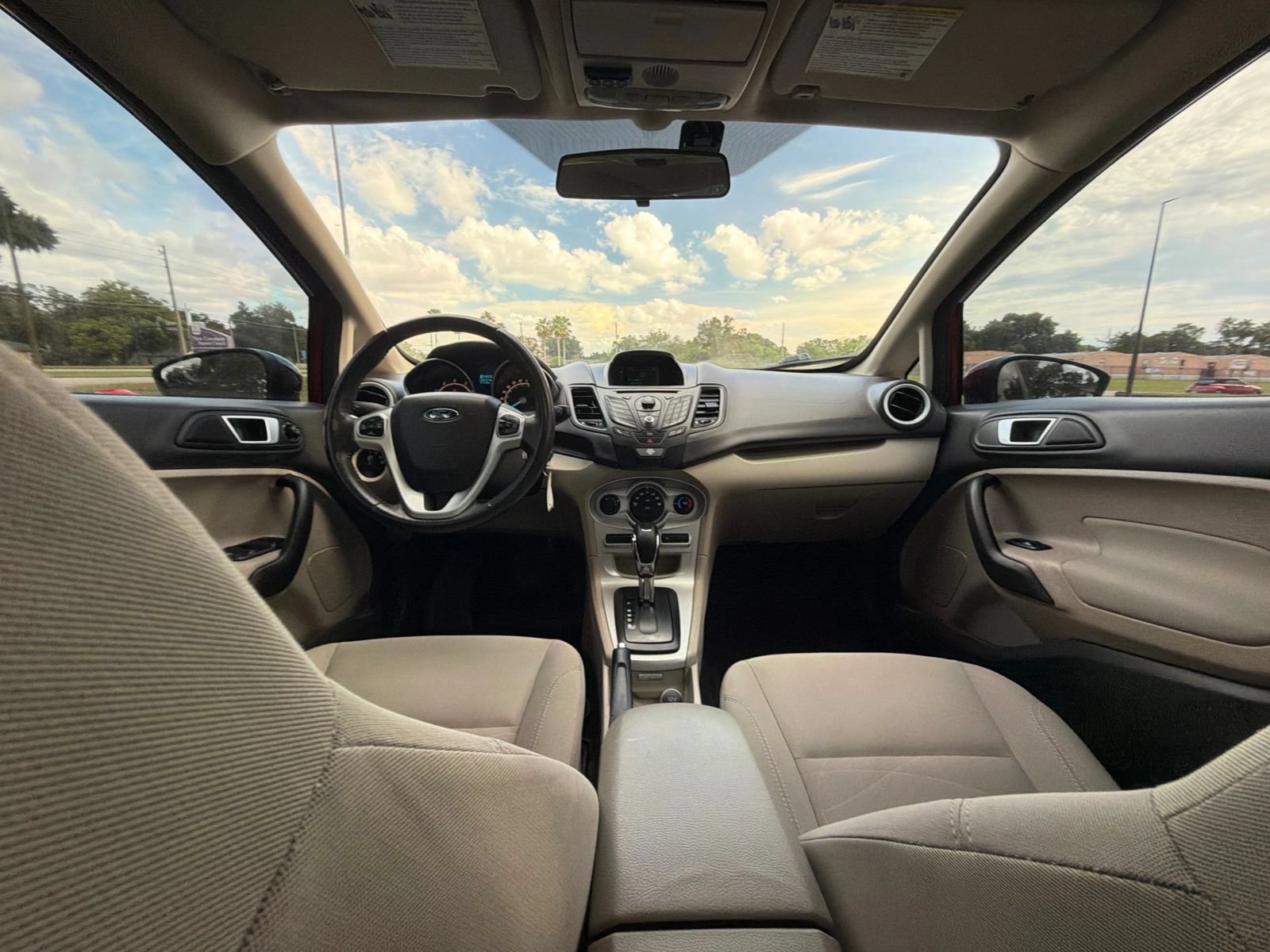Used 2015 Ford Fiesta SE FWD image 9