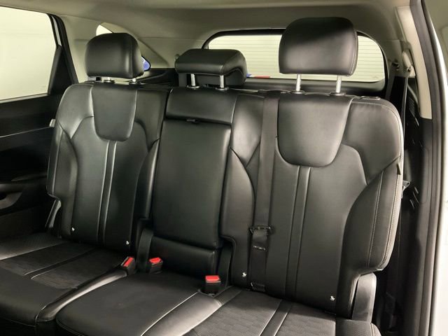 Used 2025 Kia Sorento S w/ Panoramic Sunroof Package image 16