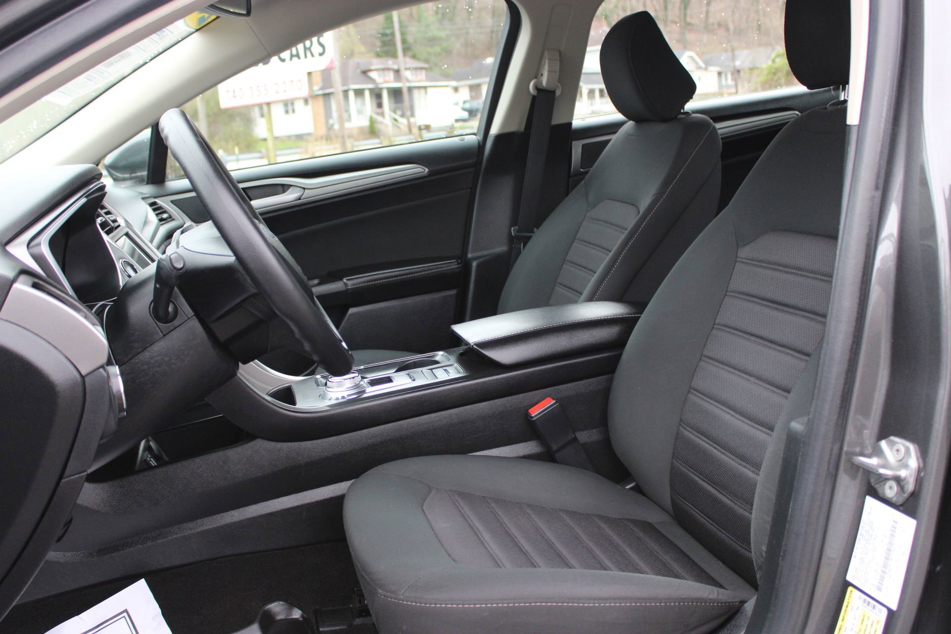 Used 2020 Ford Fusion SE image 16