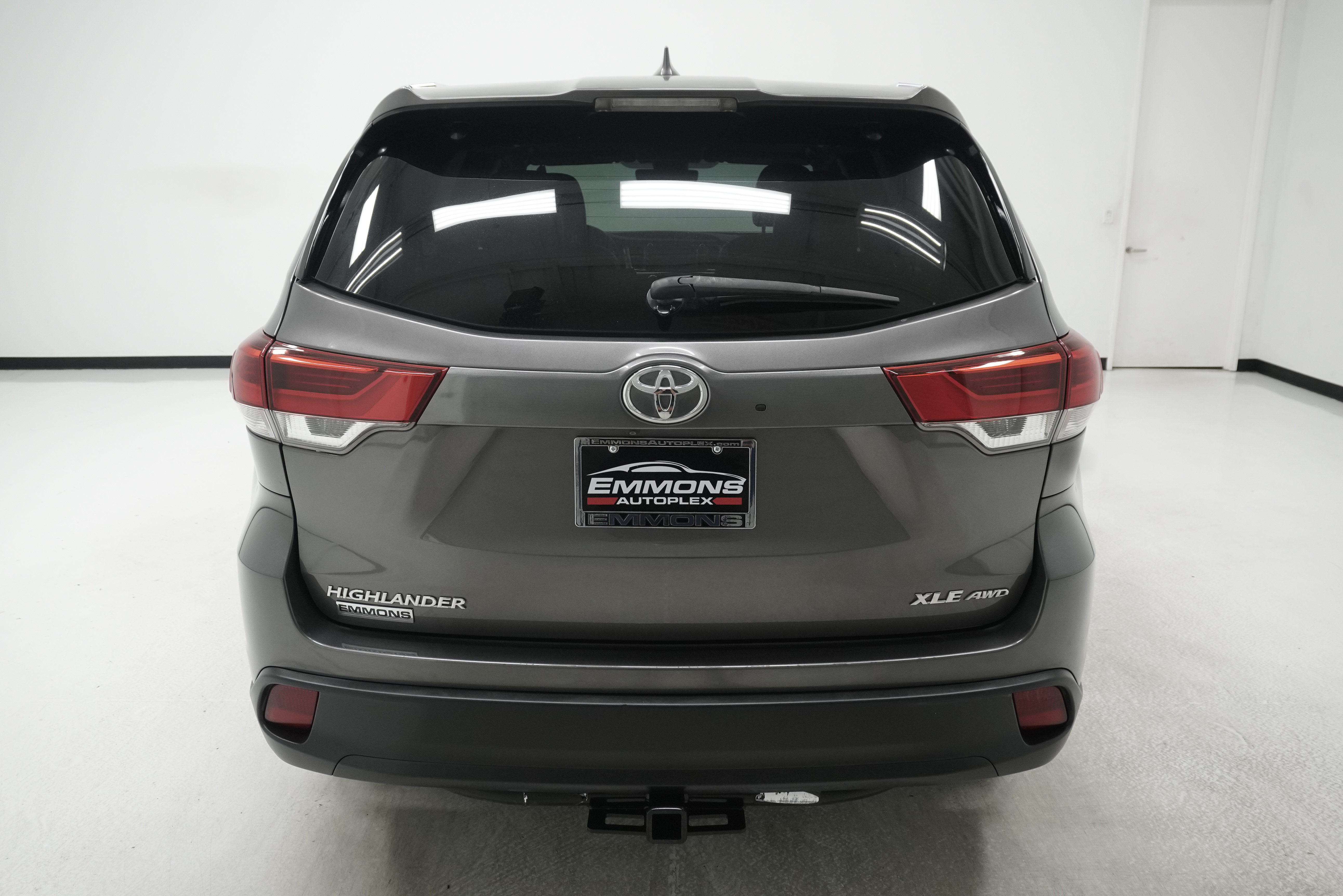 Used 2017 Toyota Highlander XLE AWD/4WD image 5