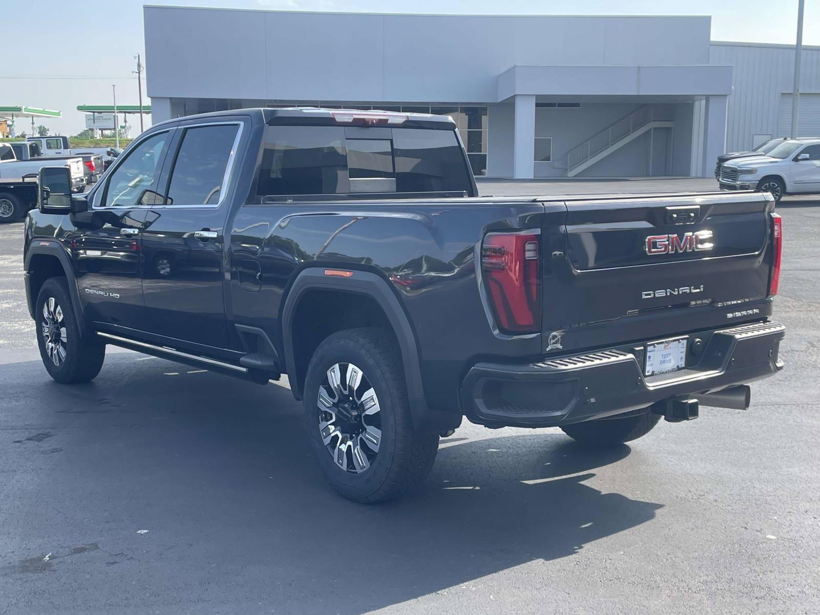 Certified 2025 GMC Sierra 2500 Denali w/ Denali Reserve Package AWD/4WD image 7
