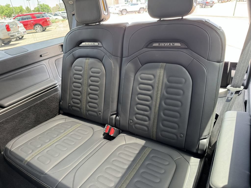 Used 2024 Rivian R1S Adventure AWD/4WD image 27