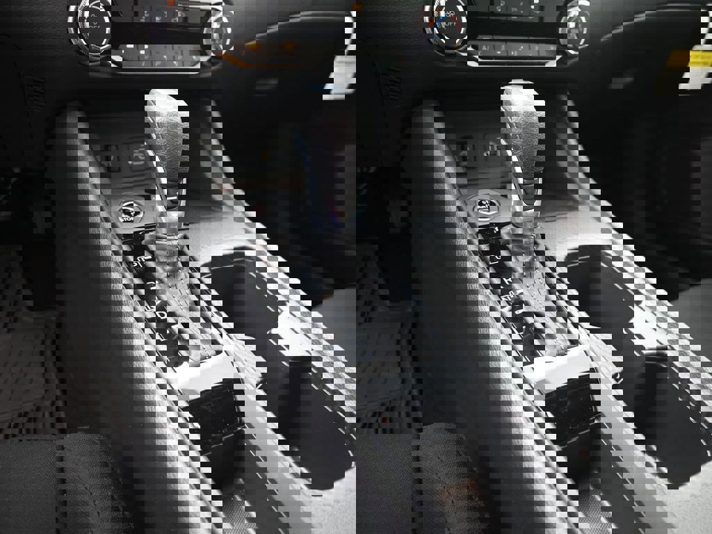 Used 2025 Nissan Sentra S image 21