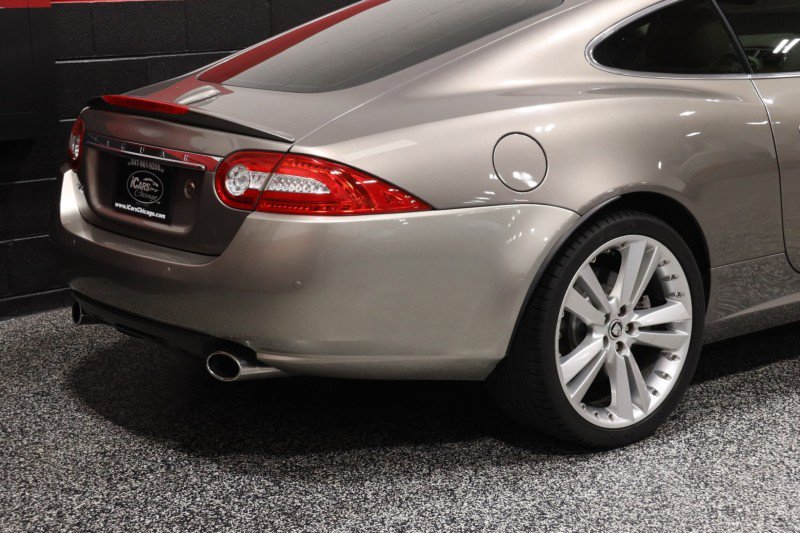 Used 2010 Jaguar XK Coupe RWD image 9