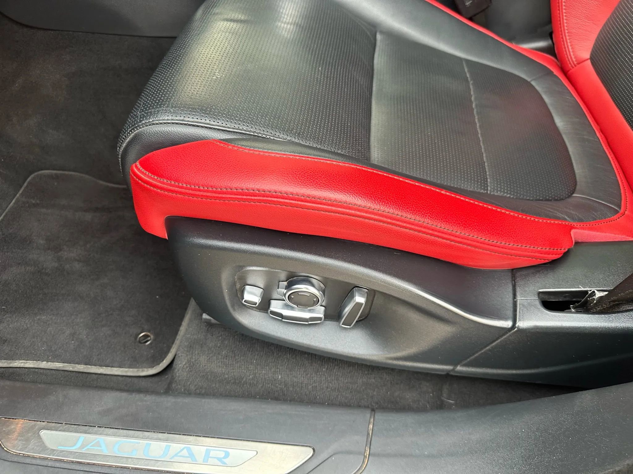 Used 2020 Jaguar F-PACE S AWD/4WD image 31
