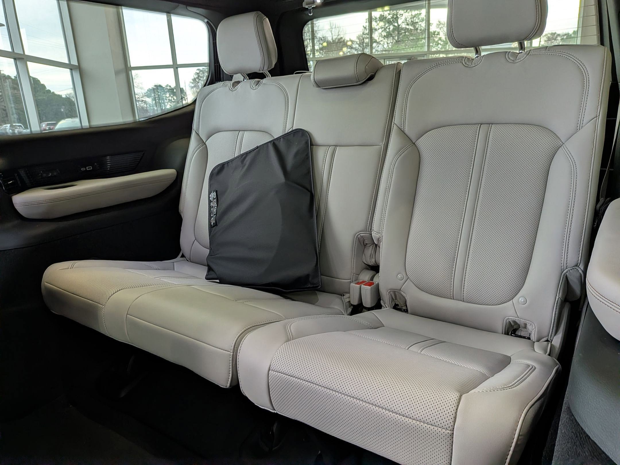 New 2026 Jeep Grand Wagoneer Summit w/ Premium Group III image 24