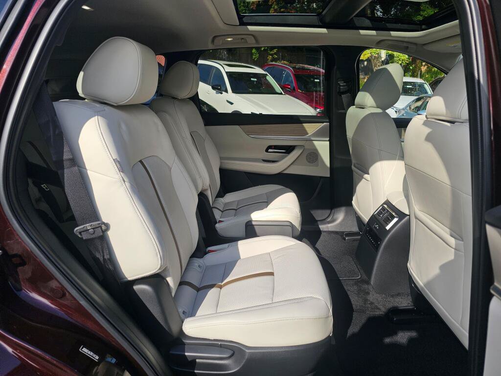 Used 2024 MAZDA CX-90 Plug-In Hybrid w/ Premium Plus AWD/4WD image 13
