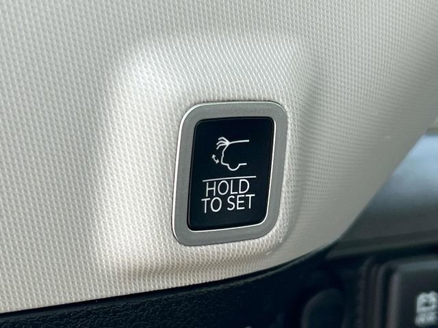Used 2023 Jeep Grand Cherokee 4WD 4xe image 10