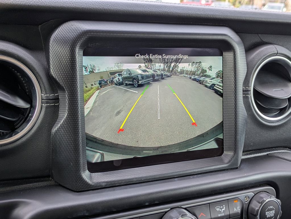 Used 2022 Jeep Wrangler Unlimited Sahara w/ Cold Weather Group image 21