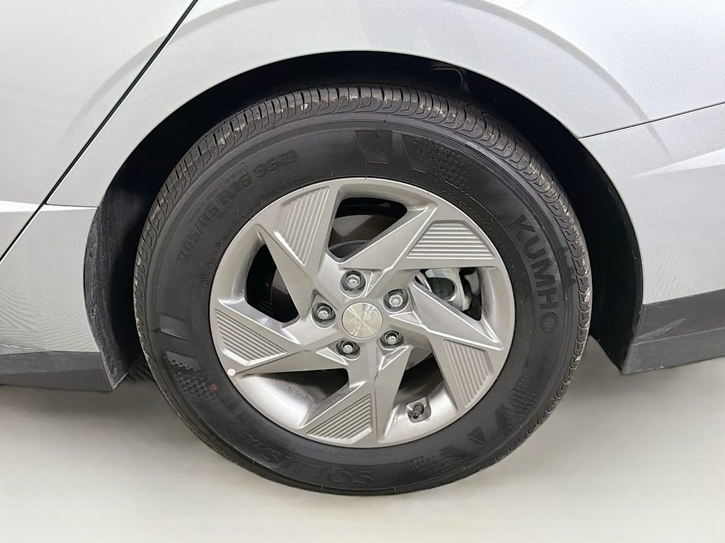 Used 2025 Hyundai Sonata SE FWD image 30