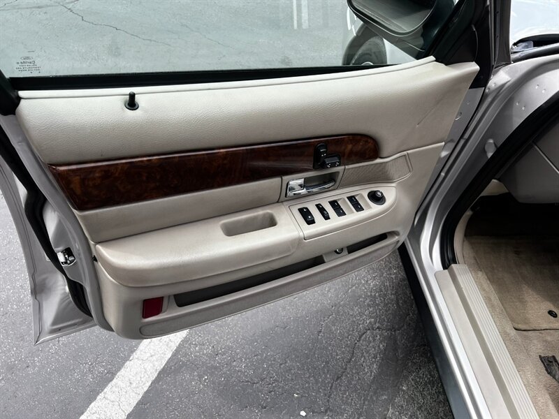 Used 2009 Mercury Grand Marquis LS RWD image 18