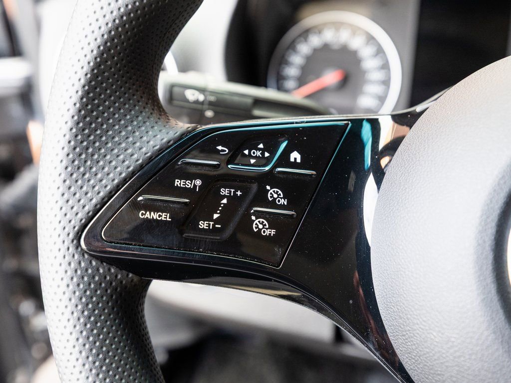 Used 2025 Mercedes-Benz Sprinter 2500 image 9