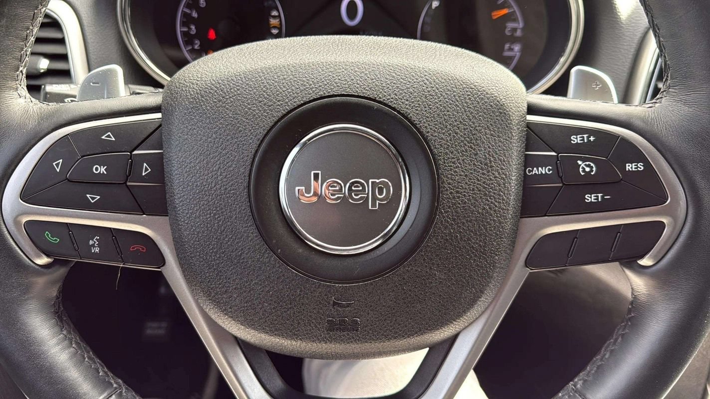 Used 2017 Jeep Grand Cherokee Altitude AWD/4WD image 13