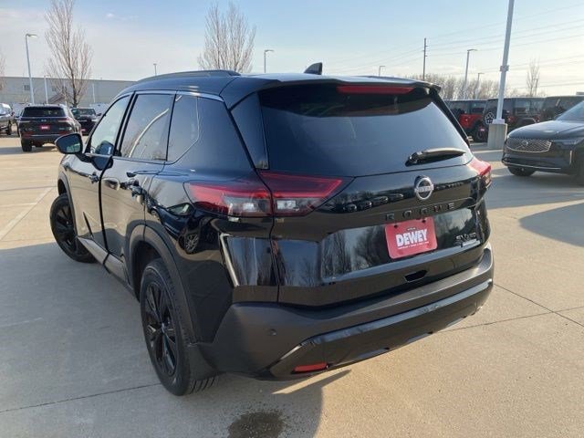 Used 2023 Nissan Rogue SV w/ SV Premium B Package image 9