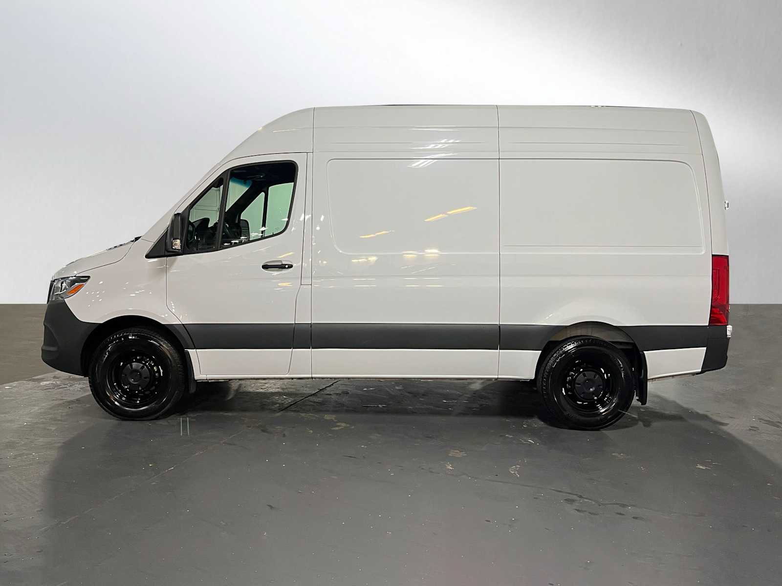 Used 2025 Mercedes-Benz Sprinter 2500 image 6