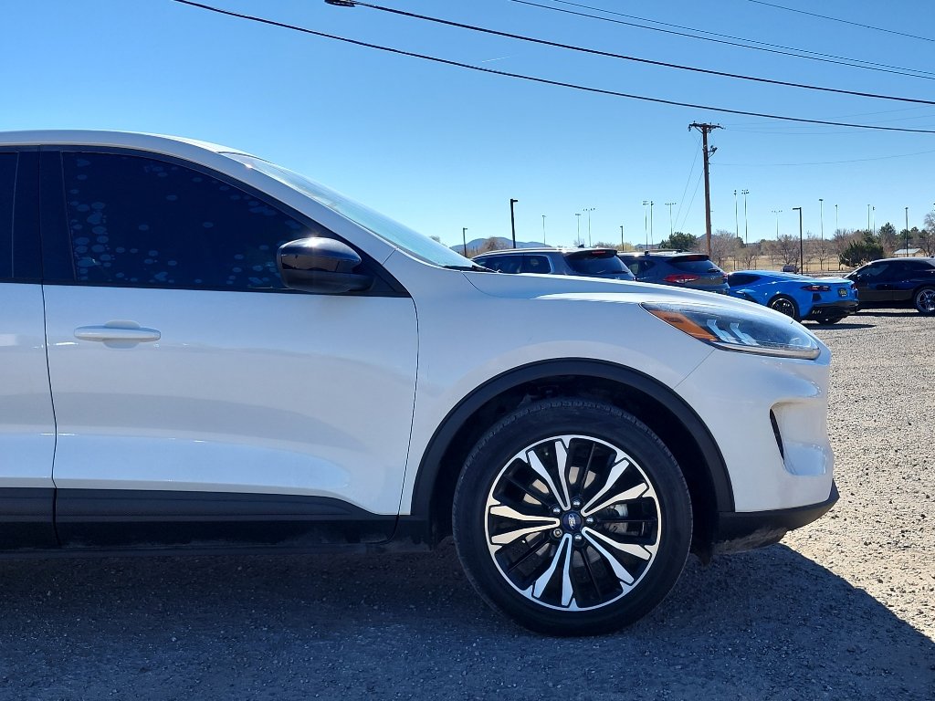 Used 2021 Ford Escape SE w/ SE Sport Appearance Package image 4