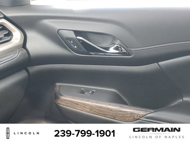 Used 2021 GMC Acadia Denali w/ Denali Ultimate Package AWD/4WD image 29