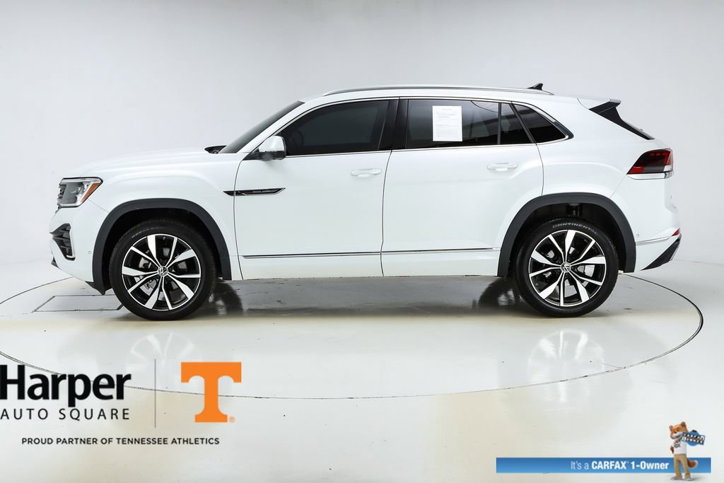 Used 2025 Volkswagen Atlas Cross Sport SEL Premium R-Line image 2