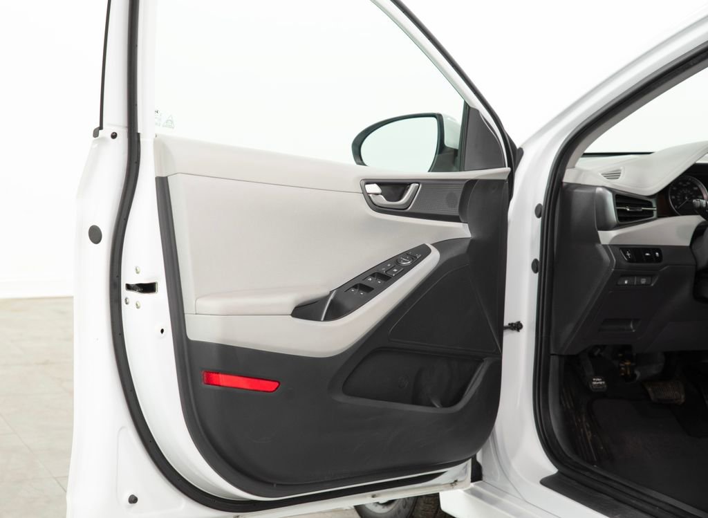 Used 2020 Hyundai Ioniq Blue image 7