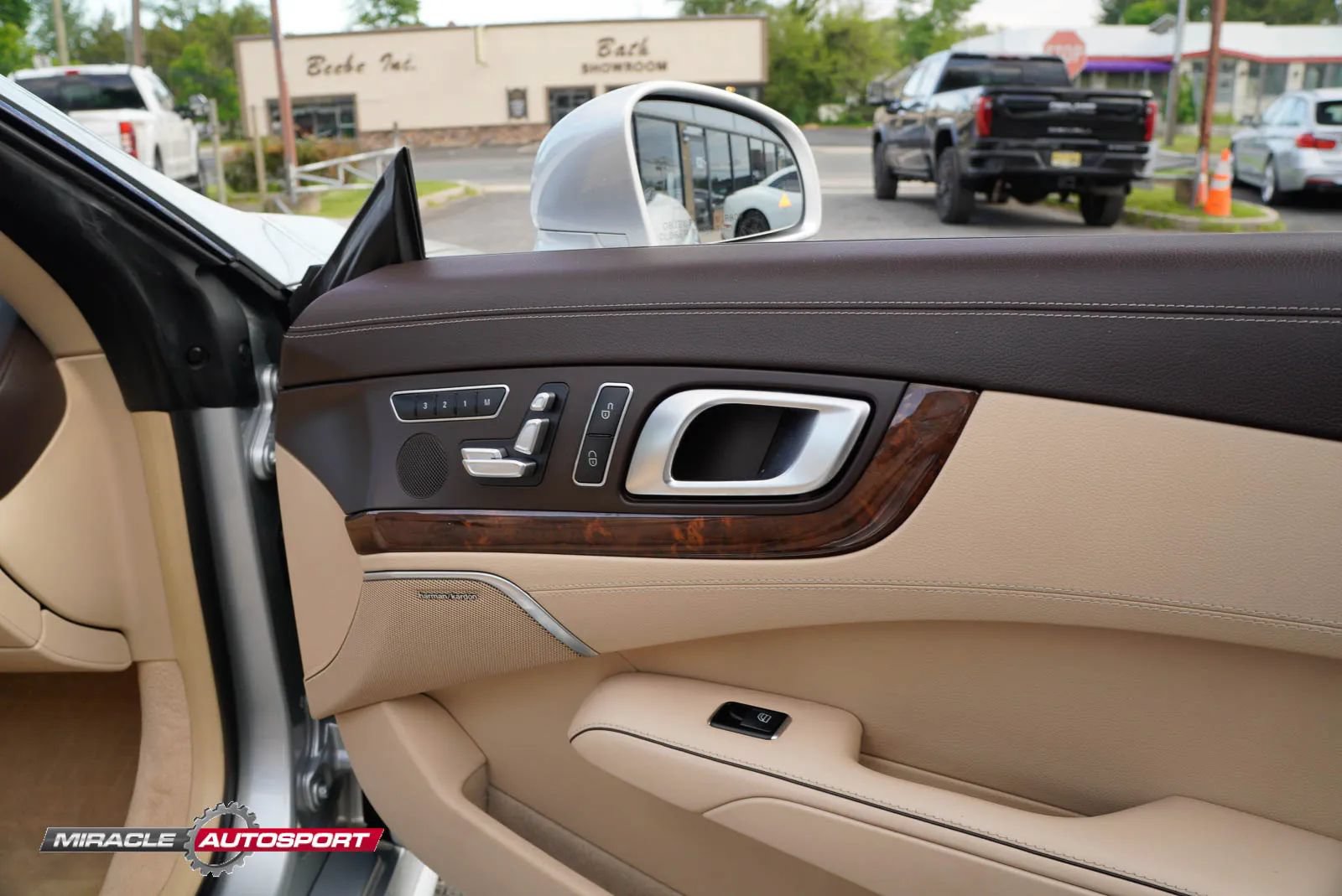 Used 2017 Mercedes-Benz SL 550 image 24