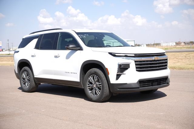 Used 2025 Chevrolet Traverse LT FWD image 6